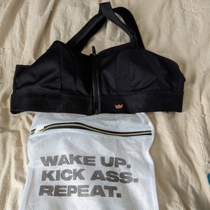 Shefit Sports bra w/wash bag
